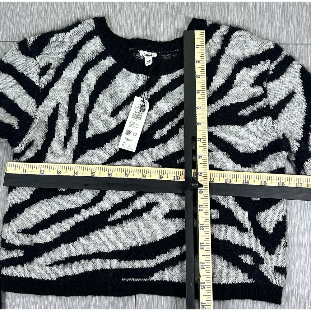 GARAGE  Zebra Print Classic Sweater Long Sleeve Crop Soft SZ: M - Picture 6 of 6